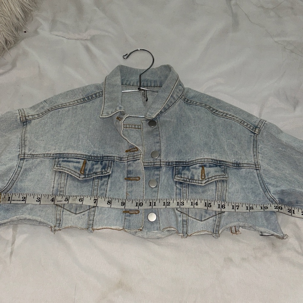 Cropped Denim Jacket - Picture 4 of 4